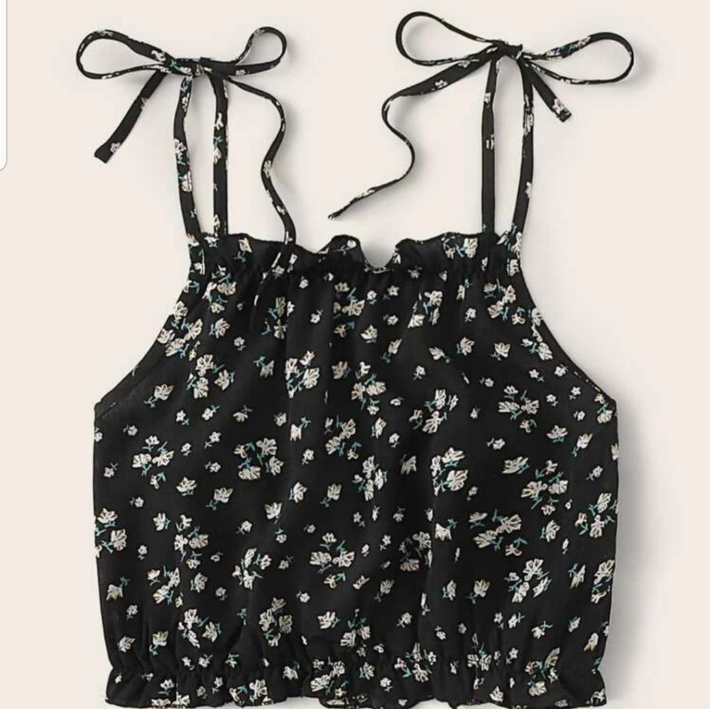 ♡3/$30♡ Floral Ruffle Crop Top - Picture 3 of 5